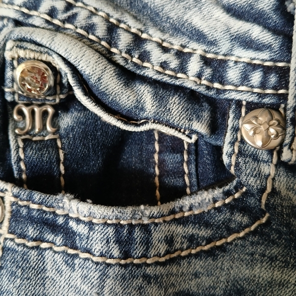 Miss Me Mid-Rise Signature Cuffed Skinny Embellished Denim Jeans Women's Size 26 - Picture 3 of 10